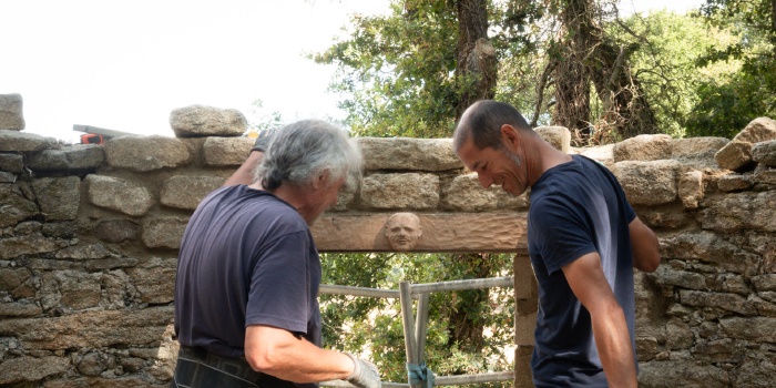 Finition du palier, pose de la poutre et reprise des joints du moulin