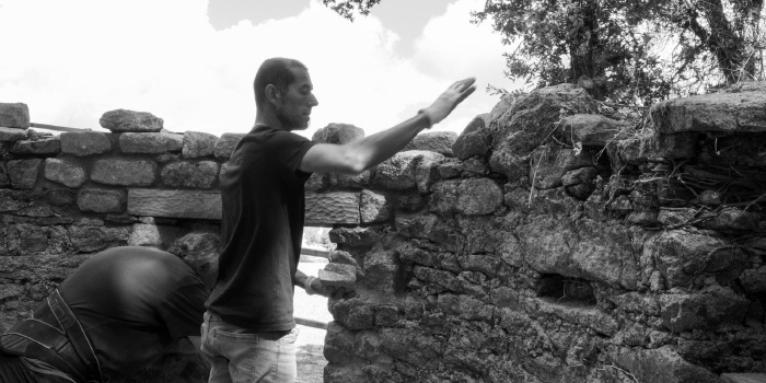 Finition du palier, pose de la poutre et reprise des joints du moulin