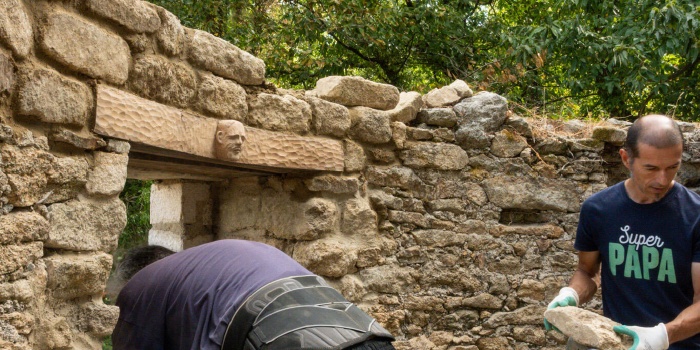 Finition du palier, pose de la poutre et reprise des joints du moulin